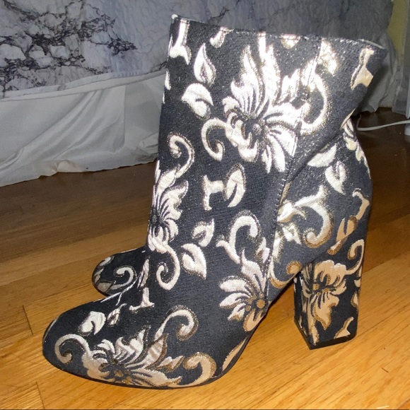 Patterned Booties - Picture 3 of 4